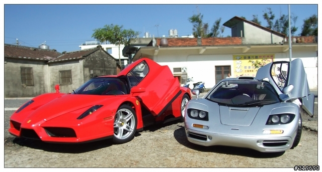 1:12 Ferrari ENZO & McLaren F1