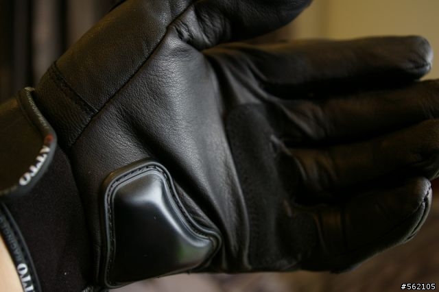 [超便宜]貓牌鈦手套