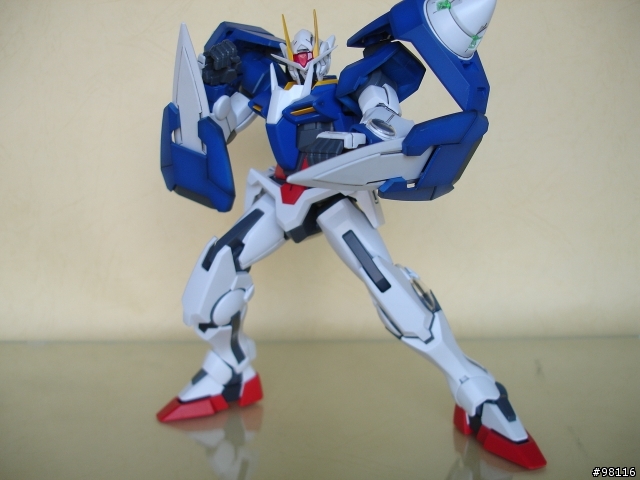 1/100 00 GUNDAM