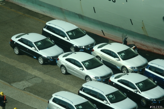 (SORRY!! 已上傳圖片)Passat CC  與Passat R36 與 TIGUAN已到港了