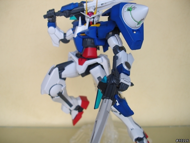 1/100 00 GUNDAM