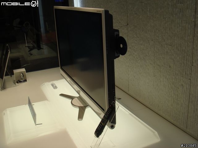Sharp LCD TV與藍光DVD合體~~全世界第一台~發表