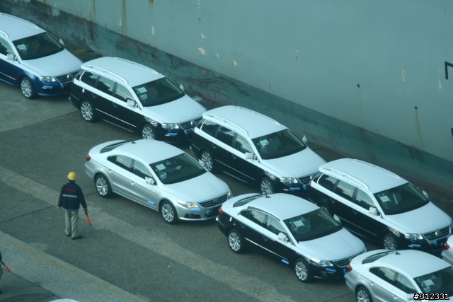 (SORRY!! 已上傳圖片)Passat CC  與Passat R36 與 TIGUAN已到港了