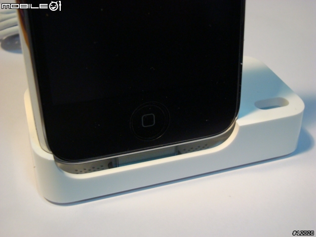 給iPhone 3G用的原裝配件之一 - iPhone Bluetooth Headset