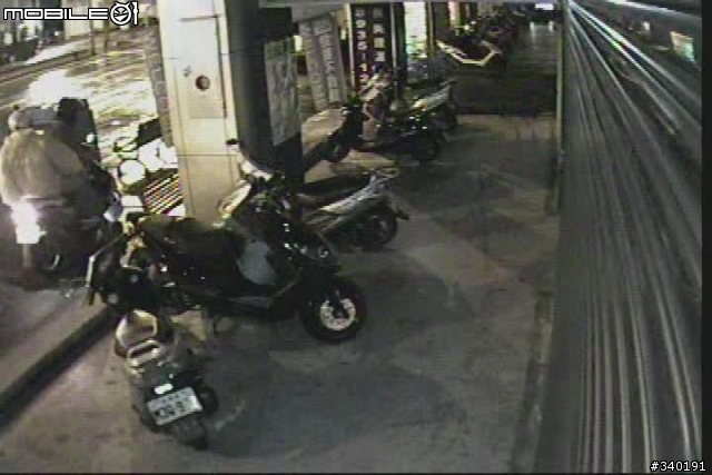 鎖上大鎖真的有用? 台北市羅斯福路六段治安真的很好? 防盜螺絲沒用?  報案沒用? 警察局對面偷兒無法無天!