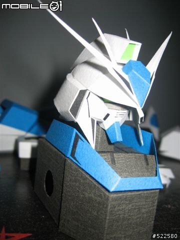 June設計的Hi_nu_Gundam (紙模型)