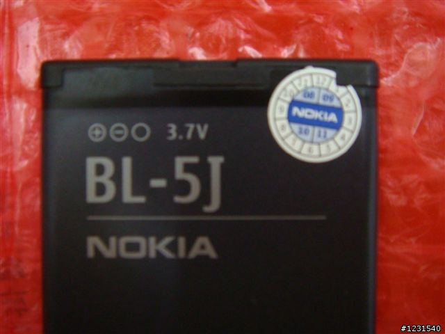【開箱文】NOKIA 原廠鋰電池BL-5J(就是5800XM的電池啦)，同場加映聯強貨手機同捆電池