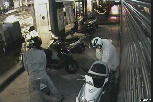 鎖上大鎖真的有用? 台北市羅斯福路六段治安真的很好? 防盜螺絲沒用?  報案沒用? 警察局對面偷兒無法無天!
