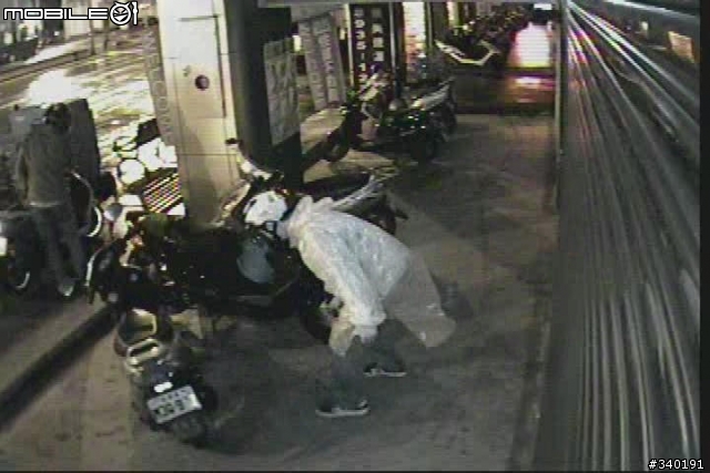 鎖上大鎖真的有用? 台北市羅斯福路六段治安真的很好? 防盜螺絲沒用?  報案沒用? 警察局對面偷兒無法無天!