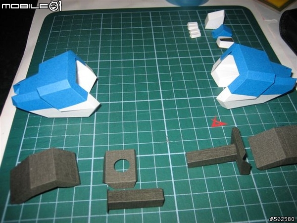 June設計的Hi_nu_Gundam (紙模型)