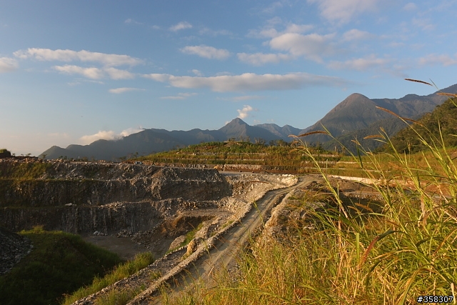 秀林新城山