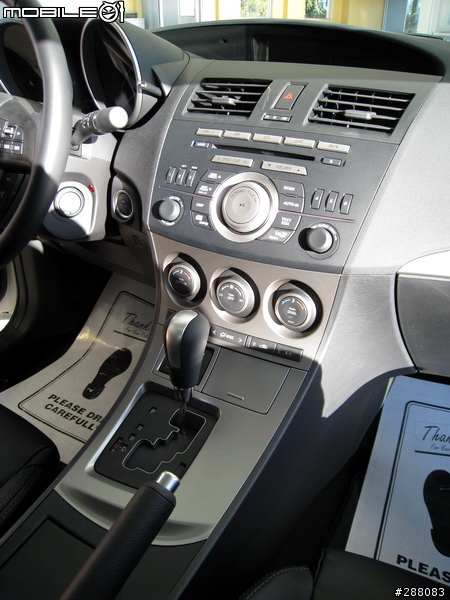 [2/8更新] [新增照片在57樓!]2010年式 MAZDA 3 5Dr/4Dr實車搶先看!!!