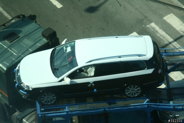 (SORRY!! 已上傳圖片)Passat CC  與Passat R36 與 TIGUAN已到港了