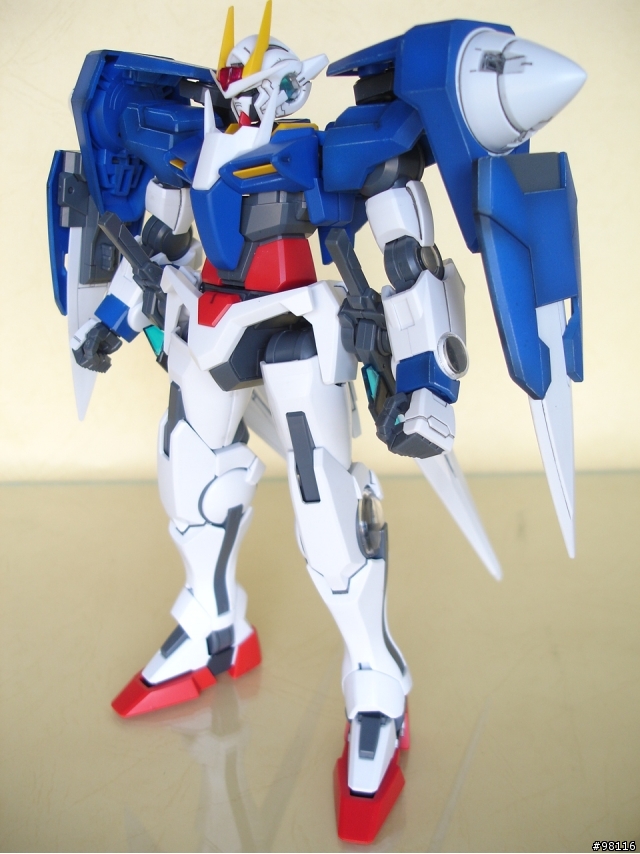 1/100 00 GUNDAM