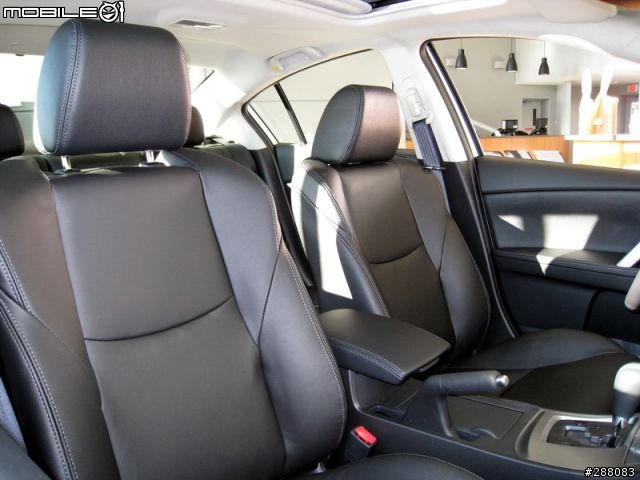 [2/8更新] [新增照片在57樓!]2010年式 MAZDA 3 5Dr/4Dr實車搶先看!!!