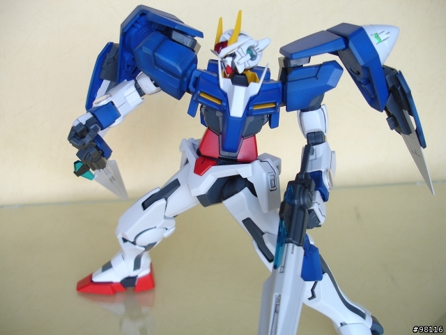 1/100 00 GUNDAM