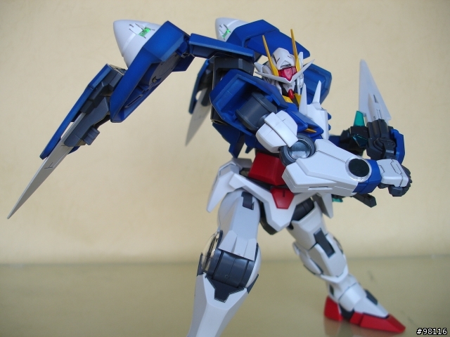 1/100 00 GUNDAM