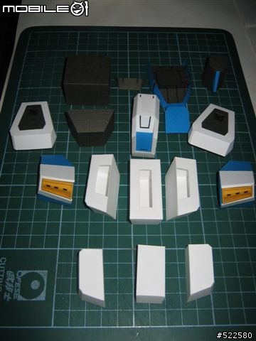 June設計的Hi_nu_Gundam (紙模型)