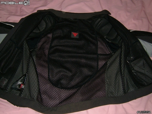 dainese g. air 2 mesh 開箱囉