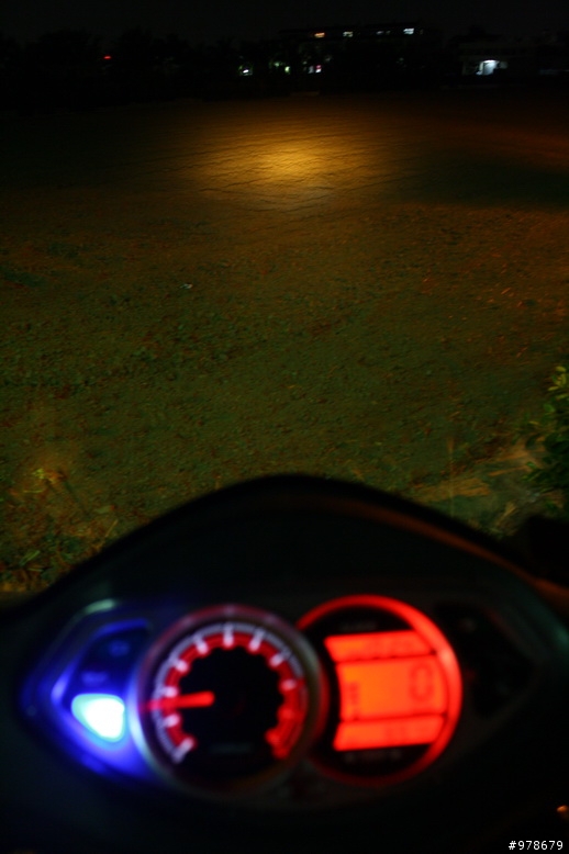 {燒}就是那道光~大年初一超便宜開箱(H4大燈){補上真車實測!!!}