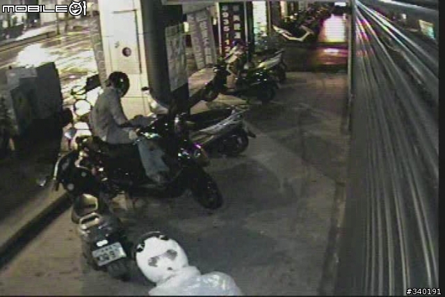 鎖上大鎖真的有用? 台北市羅斯福路六段治安真的很好? 防盜螺絲沒用?  報案沒用? 警察局對面偷兒無法無天!