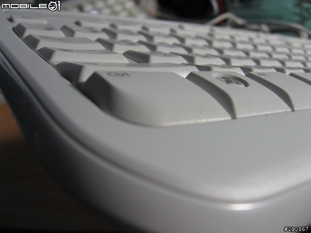 純白基本款，微軟標準滑鼠鍵盤組 600