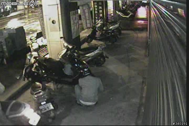 鎖上大鎖真的有用? 台北市羅斯福路六段治安真的很好? 防盜螺絲沒用?  報案沒用? 警察局對面偷兒無法無天!
