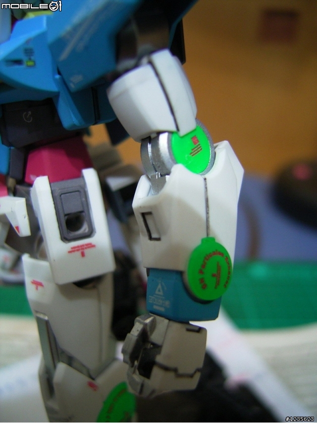 1/144 00鋼彈