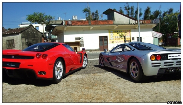 1:12 Ferrari ENZO & McLaren F1