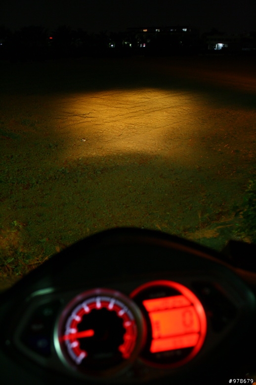 {燒}就是那道光~大年初一超便宜開箱(H4大燈){補上真車實測!!!}