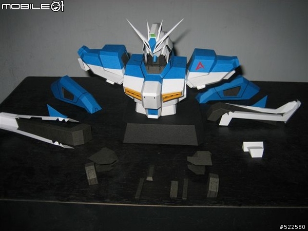June設計的Hi_nu_Gundam (紙模型)