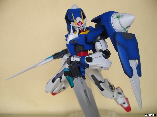 1/100 00 GUNDAM