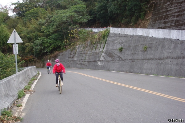 女王的第一次offroad，越嶺線浸林道