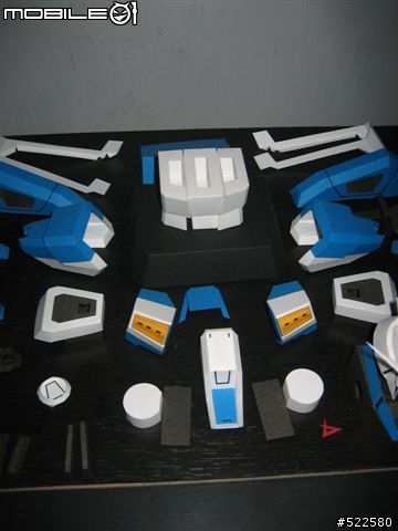 June設計的Hi_nu_Gundam (紙模型)
