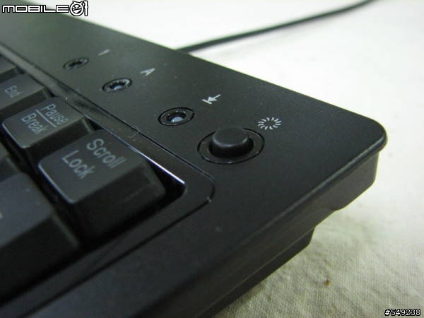 i-rocks KR-6820E 薄膜式發光電競鍵盤評測