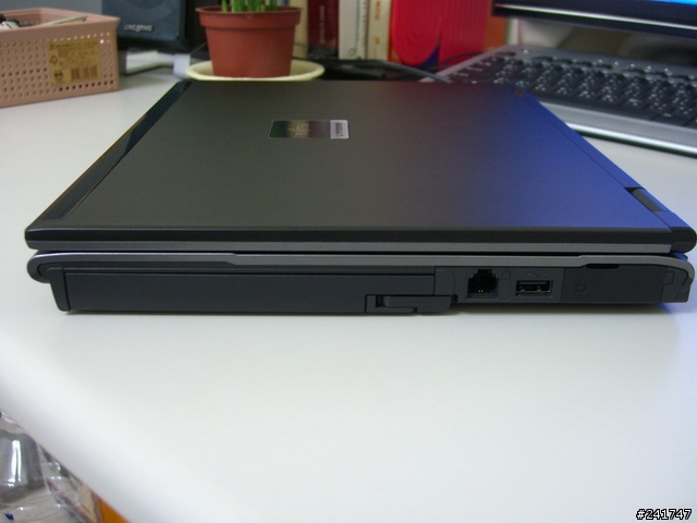 [分享] S2210TB 13吋4:3LCD 筆電外觀分享