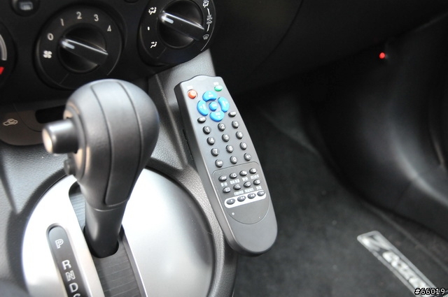 [開箱]享受VENTURI VN760帶給Mazda2的最佳視野！衛星導航、數位電視、倒車顯影一次到位