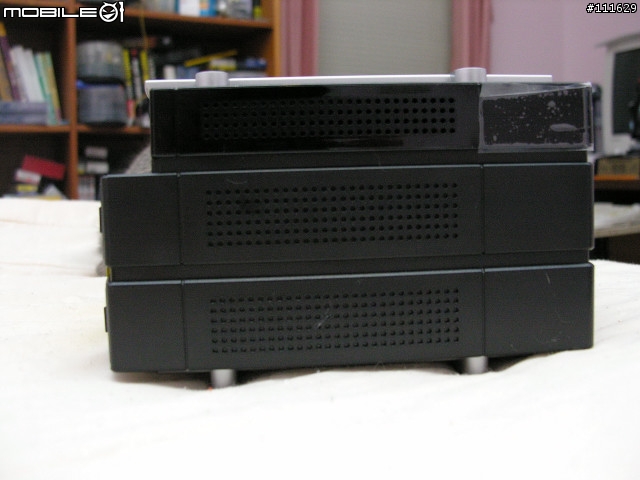 [開箱] Linksys NAS200/Hitachi 7K1000.B 1TB開箱