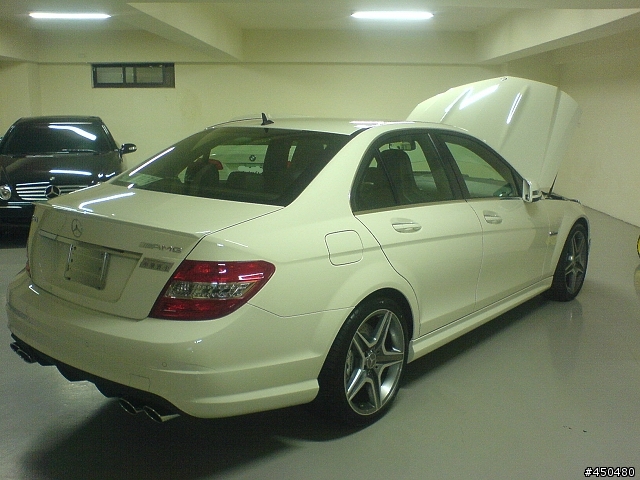 Mercedes Benz C63 AMG (補一點內裝)