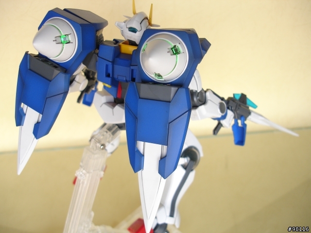 1/100 00 GUNDAM