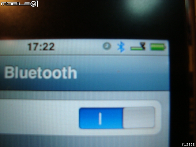 給iPhone 3G用的原裝配件之一 - iPhone Bluetooth Headset