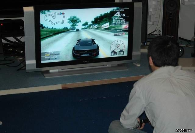 內投與液晶測試PS3賽車遊戲