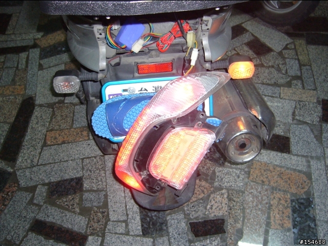 MAJESTY 馬車 125 DIY 後方向燈橫亮 + 自製 LED 方向燈