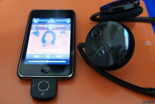 分享配件~Apple新版的AC充電器及SONY藍牙套件