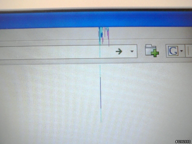 求救!!手提電腦的螢幕..出現一條條的線??