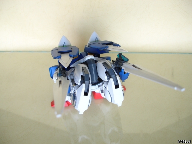 1/100 00 GUNDAM