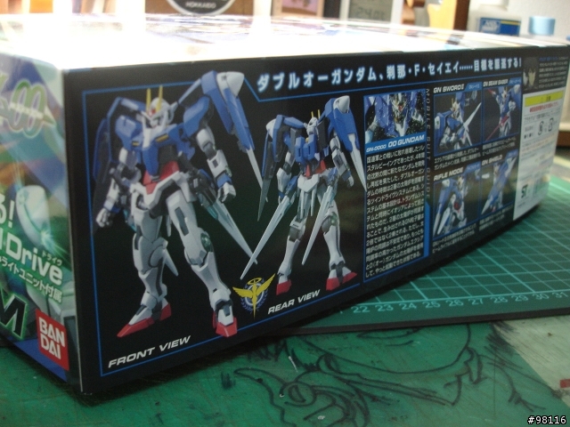 1/100 00 GUNDAM