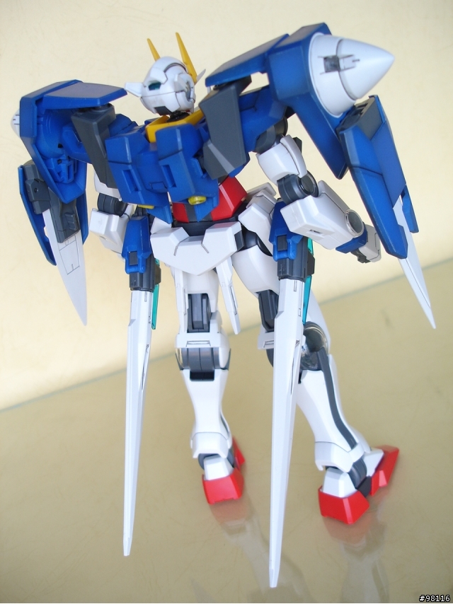 1/100 00 GUNDAM