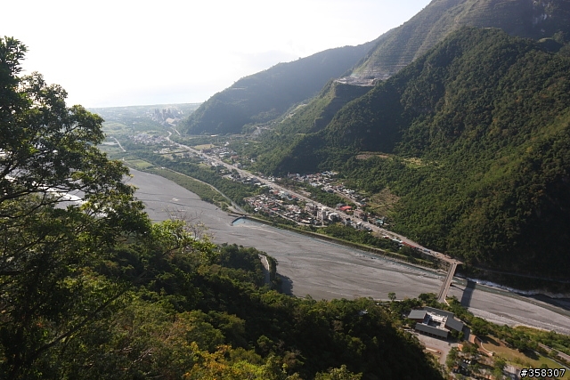 秀林立霧山