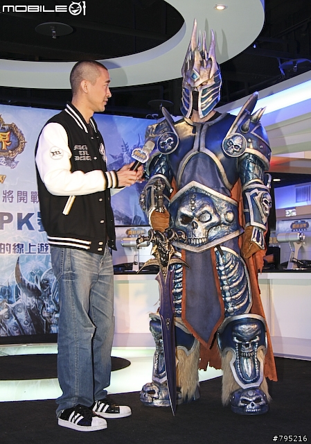 【新聞】明星玩家現身！黃立行挑戰台灣魔獸代表隊